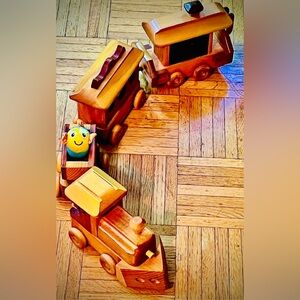 Engine&3 cars handcrafted Wooden Train Set scaled historical model wooden wheels